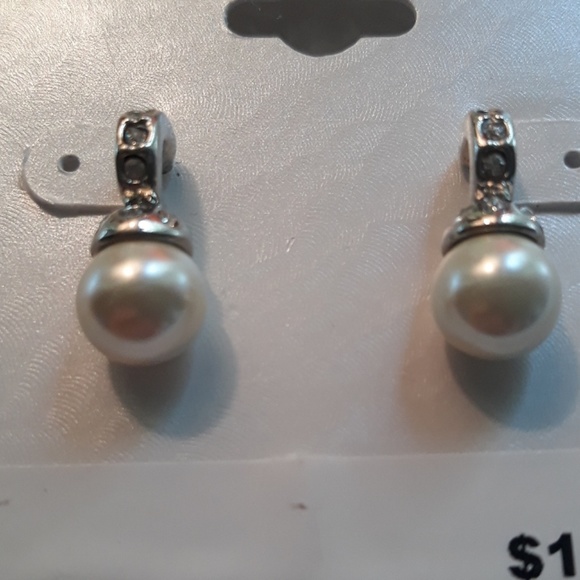 Studio Works Jewelry - 🆕️ NWT Studio Works pearl earrings